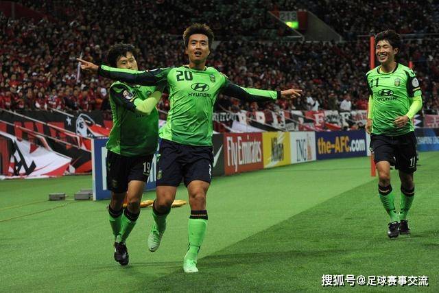 恩比德30+12率76人斩获4连胜 篮网逆转胜活塞