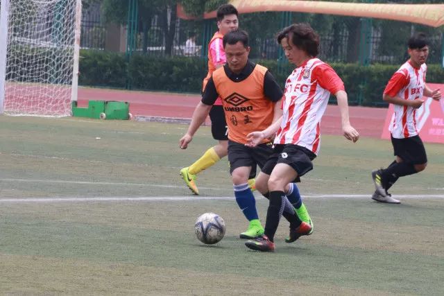 2026十堰马拉松鸣枪开跑 上万跑者领略“山水车城”